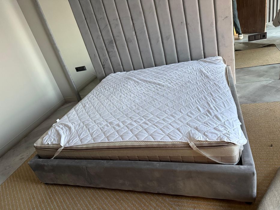 Кровать двухспальная