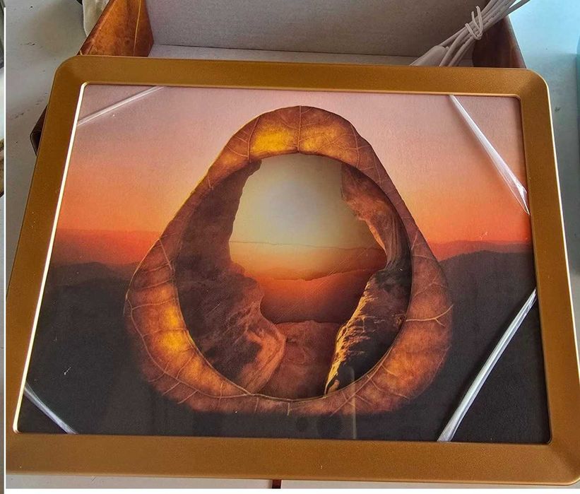 lampa veghe , tablou iqos cu rama aurie