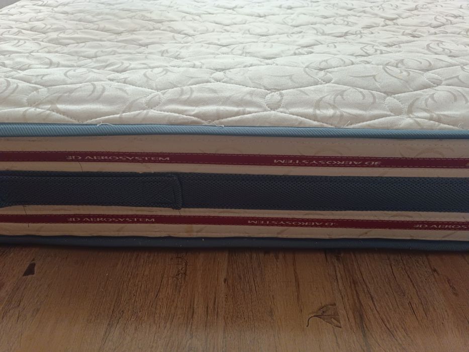 Продам матрас  на двуспальую кровать