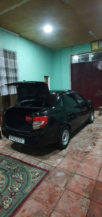 Лада машина сотилади