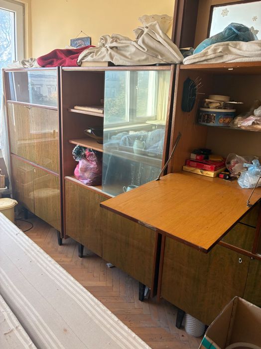 Три броя руски секции