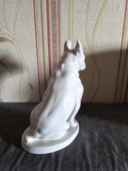 Фарфоровая статуэтка боксёр