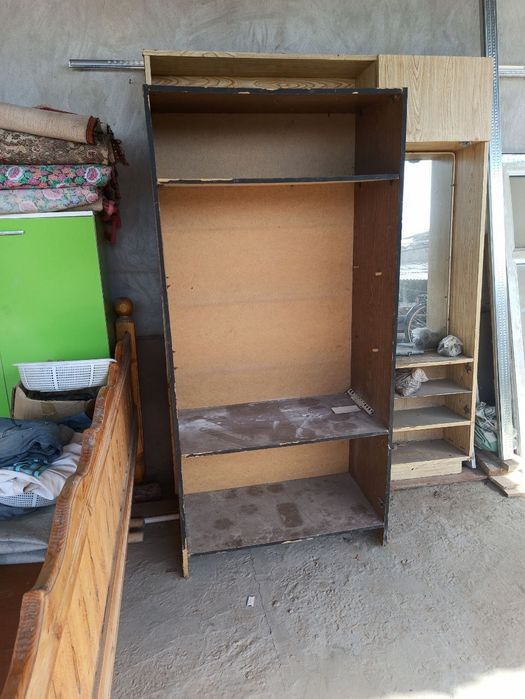 Шкафы книжные 3 шт (3 дана) с полками времён СССР.