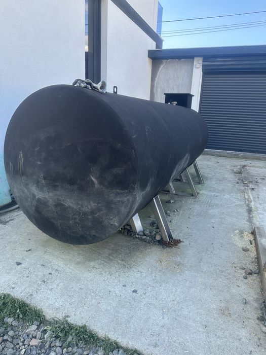 Неръждаема цистерна / резервоар – здрава и запазена 5000Л