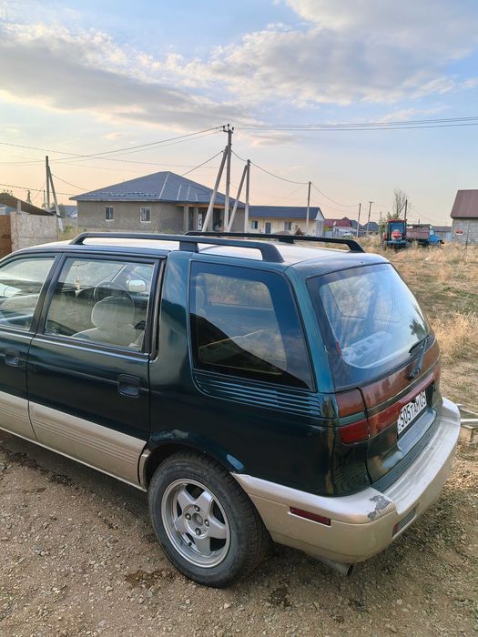 Mitsubishi Chariot