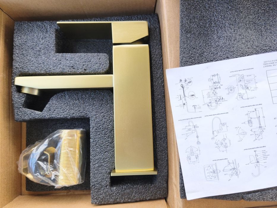 Нов златен смесител за мивка за баня