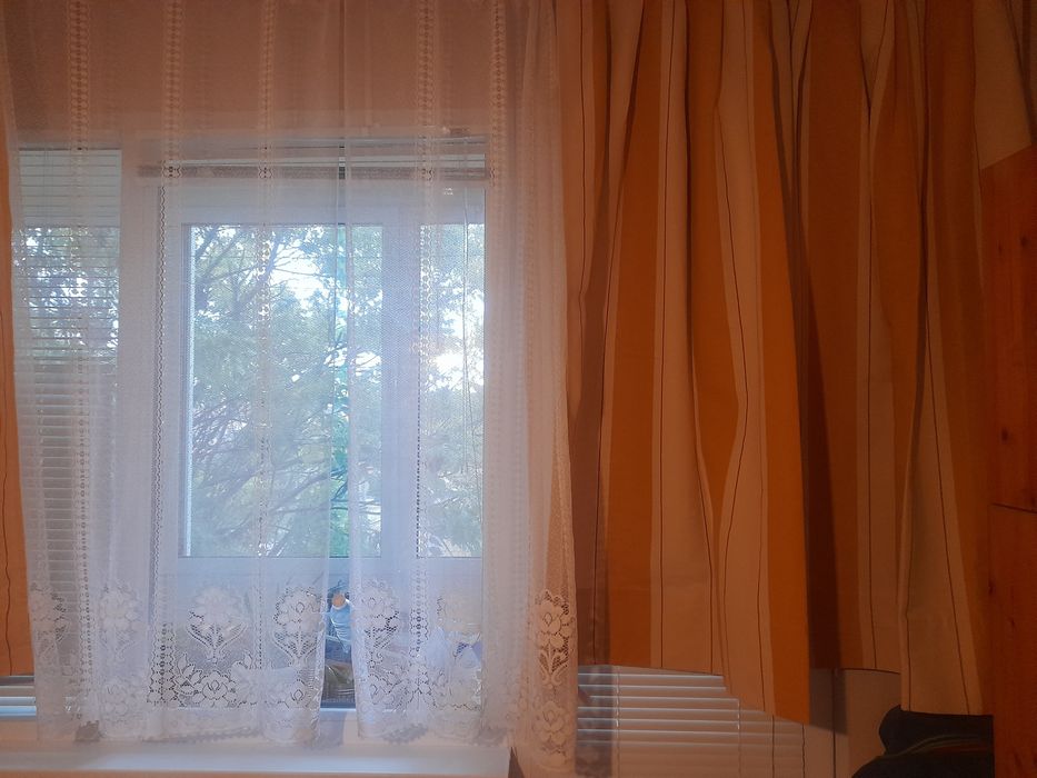 2 дантелени х 1.45м/75см. и 2 бр х 1.45м/3.30м