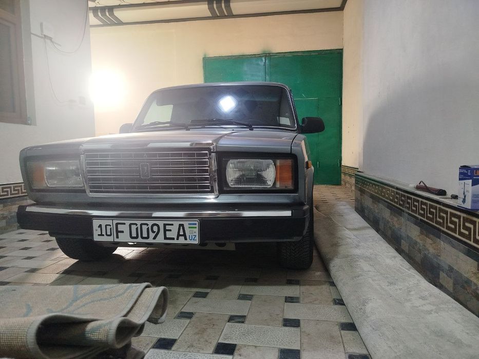 Lada 2107 sotiladi