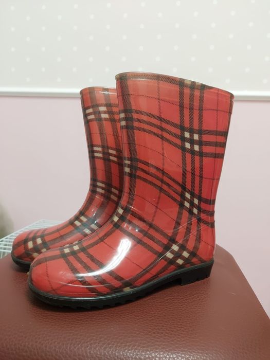 Продам резиновые сапоги