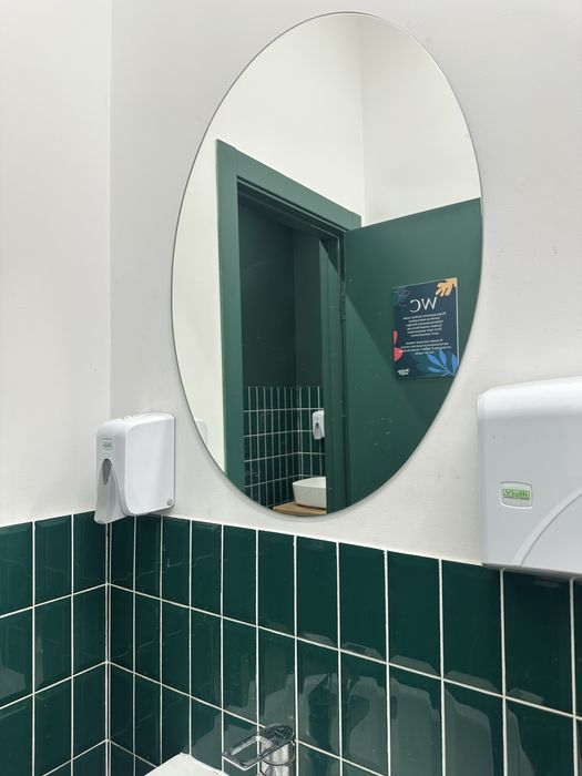 Керамическая Плитка зеленая. 2300 штук