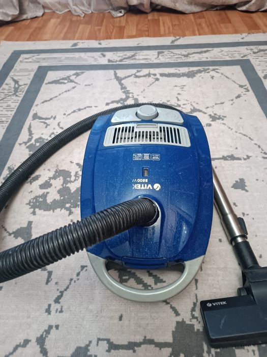 Продам пылесос "VITEK"