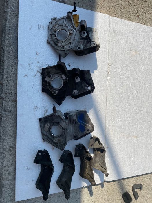 Suport Pompa Injecție Renault Trafic / Opel Vivaro 1.9 dCi 2001-2006