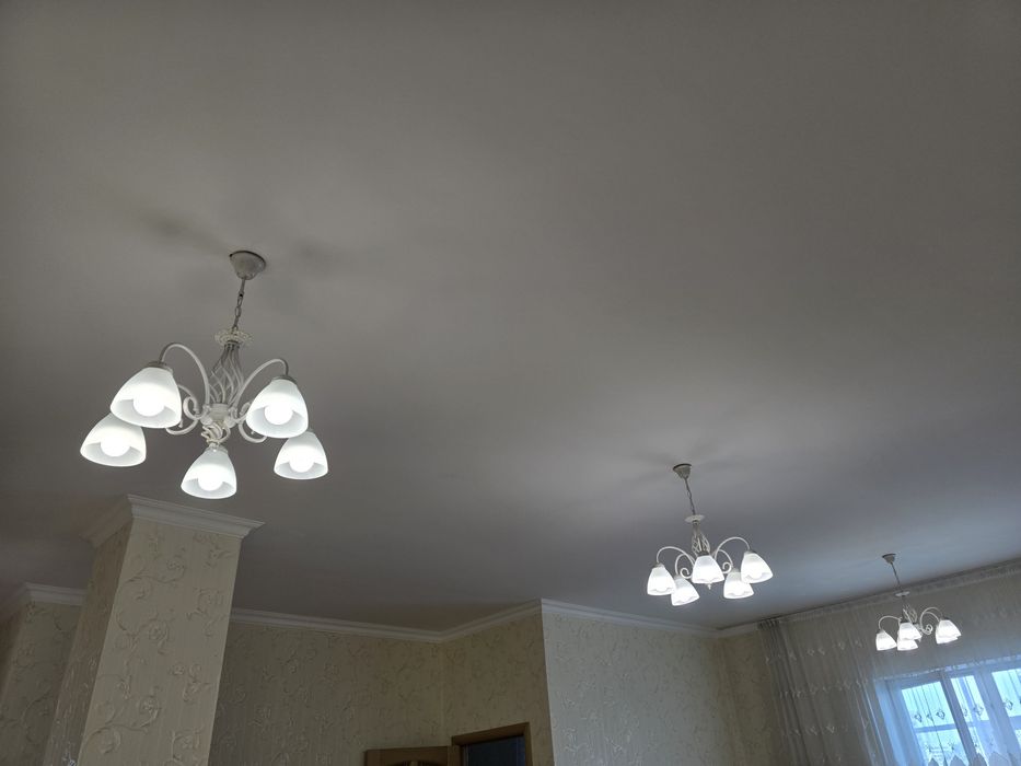 Люстры одинаковые 4 шт