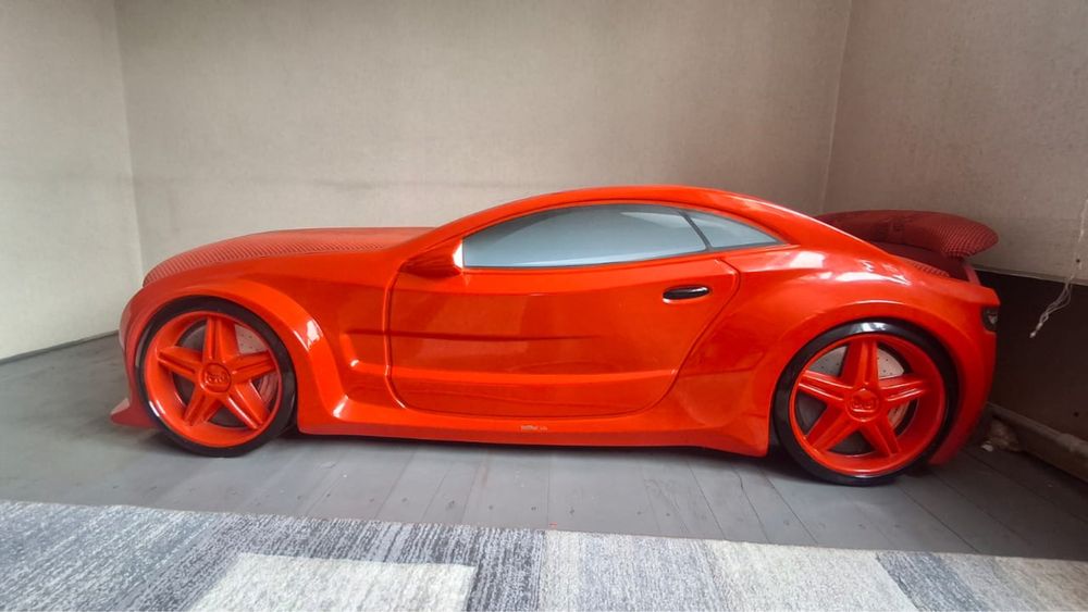 Кровать-машина для мальчика