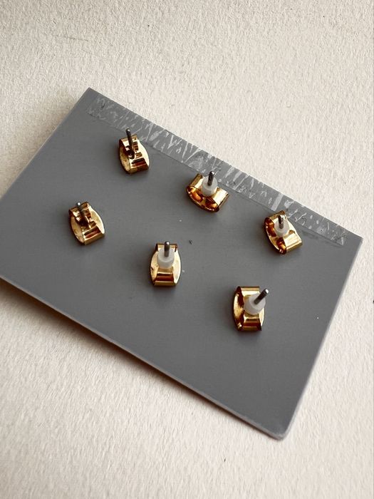 Обеци- декоративна бижутерия