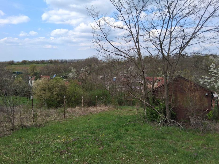 Teren casa in Episcopia Bihor suprafata 1000 mp , dublu front stradal , utilitati , intre case locuite