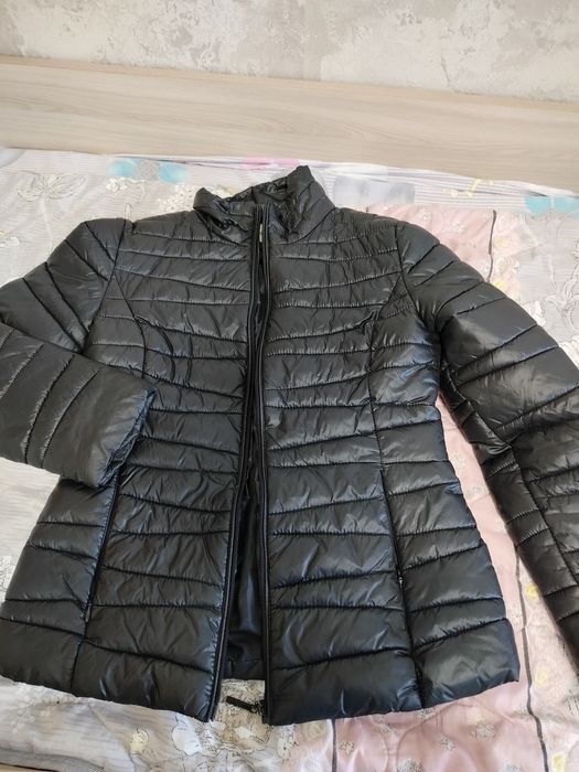 Продам куртку весна осень