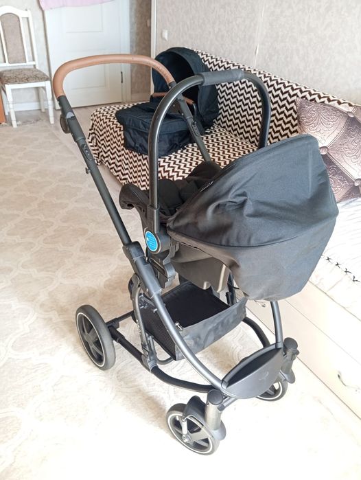 Продам коляску Tomix