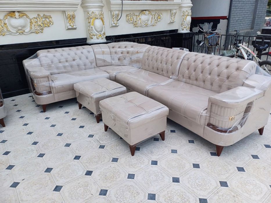 Мягкий диван, угалок , Мебел