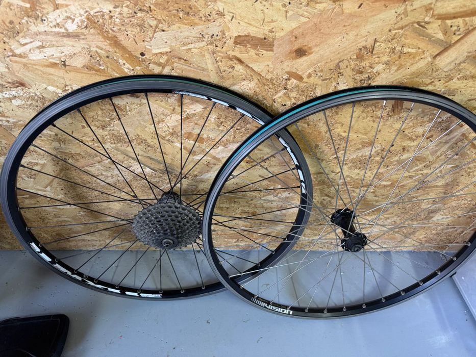 Vând 2 roți bicicletă față, spate