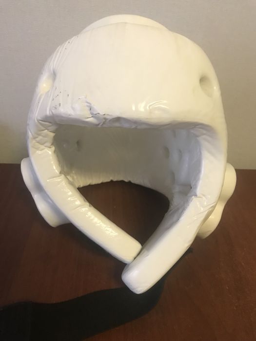 Шлем для единоборств