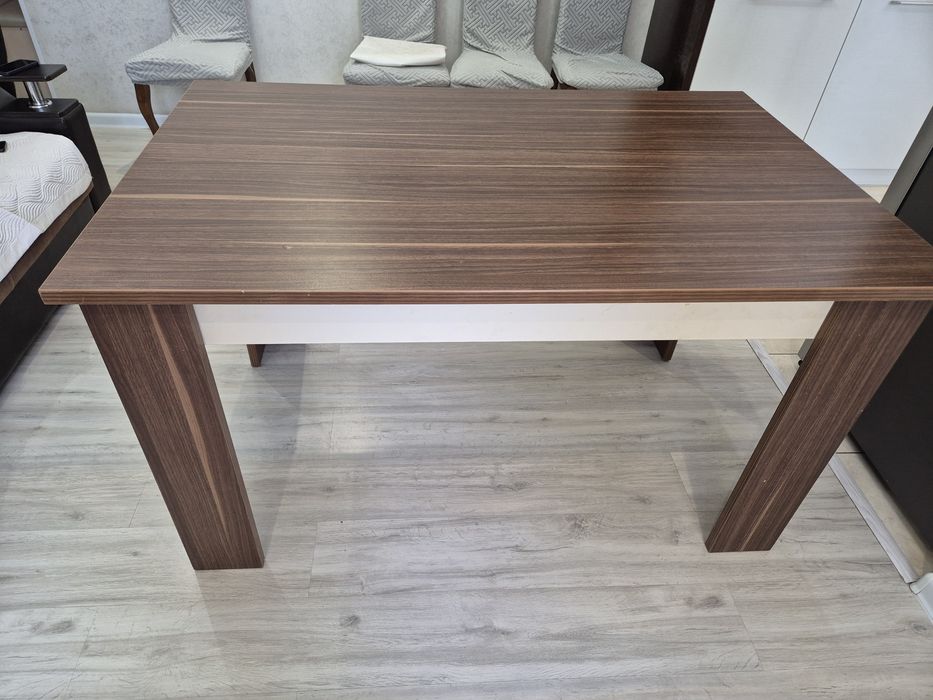 Продаётся стол б/у