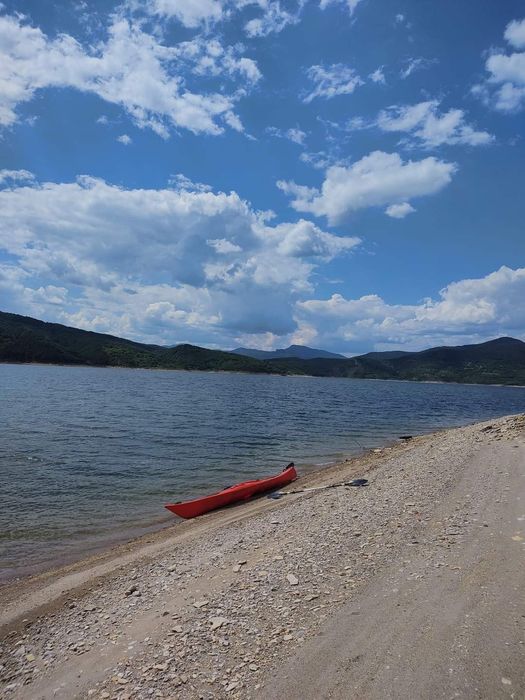 Едноместен туристически каяк