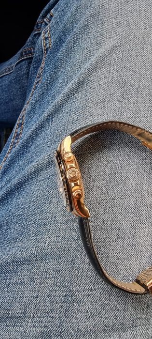 Продам часы Rolex Daytona золотые