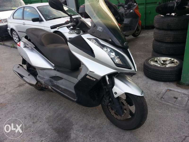 Мотоциклет Скутер Кимко Даунтан( Kymco Downtown)200 i,300i-на части