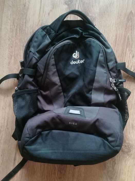Rucsac Deuter Giga munte drumetii alpinism laptop backpack north face