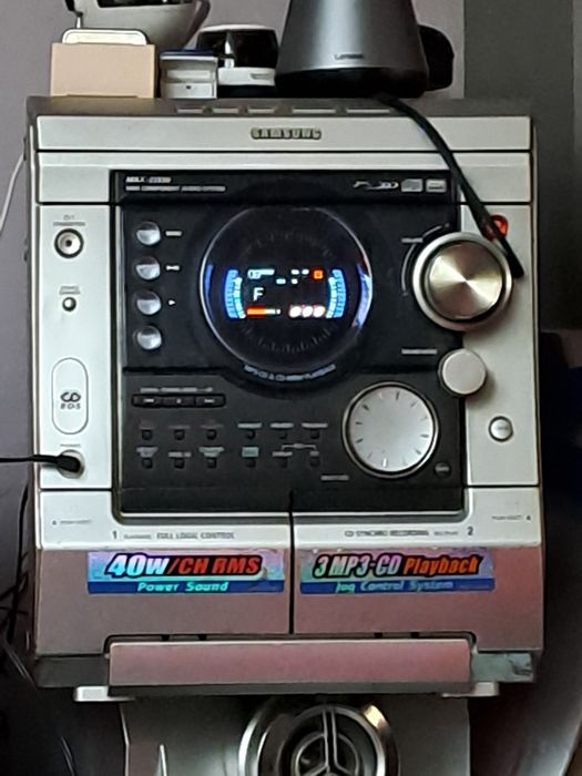 Samsung combina muzicală cu boxe