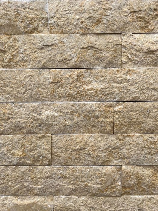 Vindem piatra naturala decorativa de interior/exterior