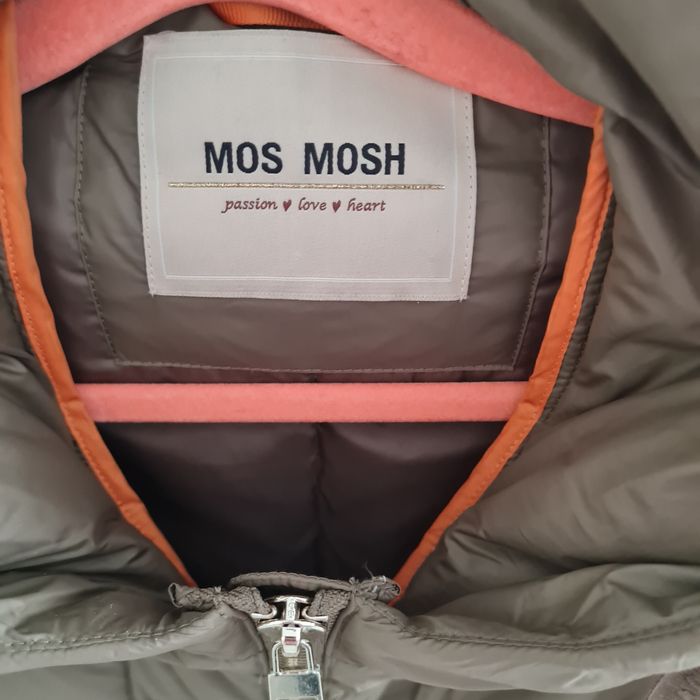 Vesta superbă Mos Mosh