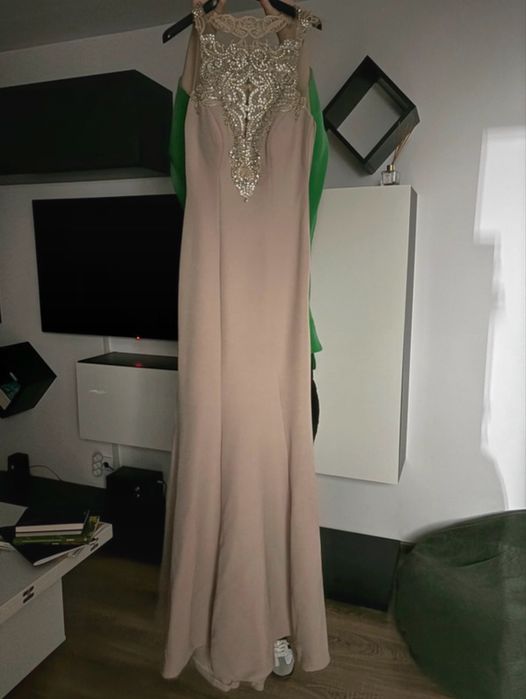 Rochie elegantă pentru evenimente