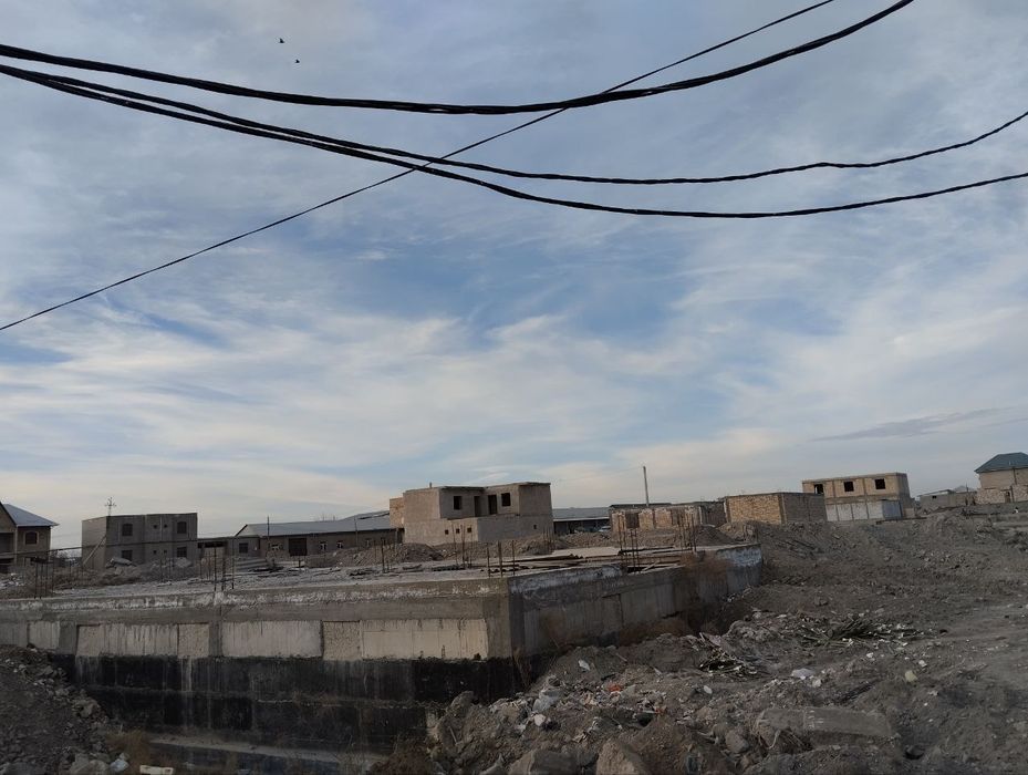 Курилиши тугалланмаган нотурар бино сотилади