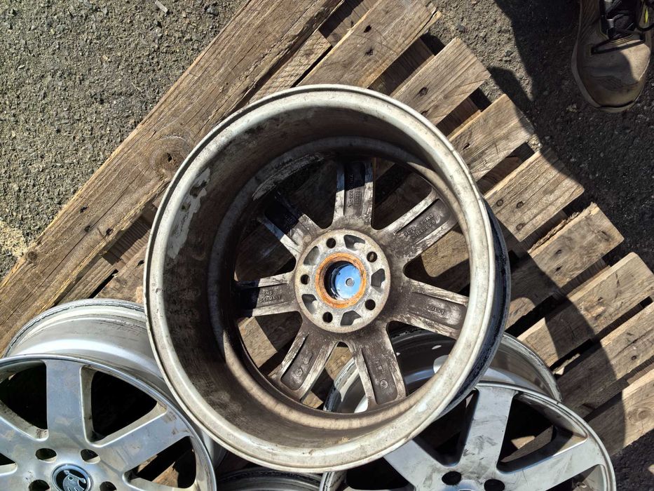 16 цола 5 х 112 мм Фолксваген / Шкода / Сеат / Ауди - 6,5 Инча / ЕТ 52