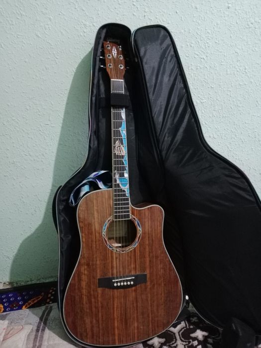 Gibsun prafisional getara razmeri 41 eng katta razmer.