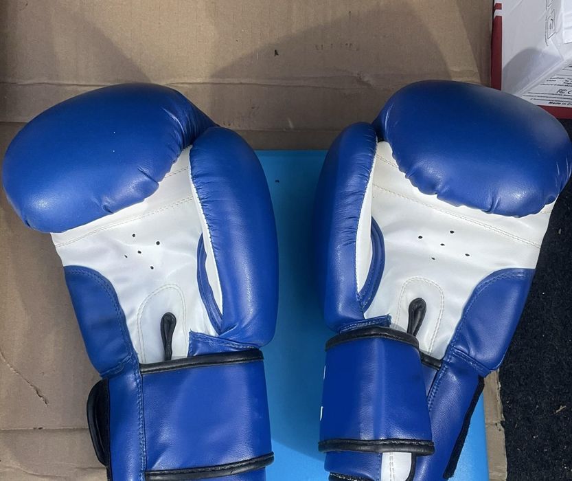 Боксови ръкавици