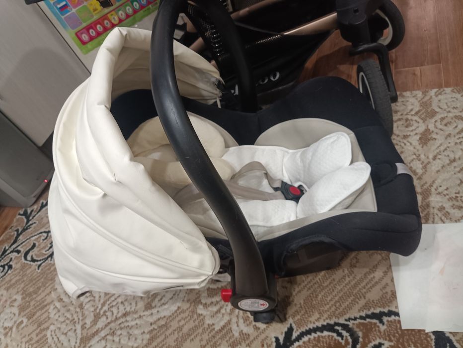 Продаю коляску Belecoo 3в1