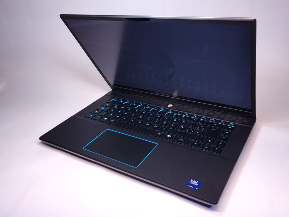 AlienWare M16 R2 Ultra 9 185H 2.3 Ghz RTX 4070 (8GB) SSD | #D91759