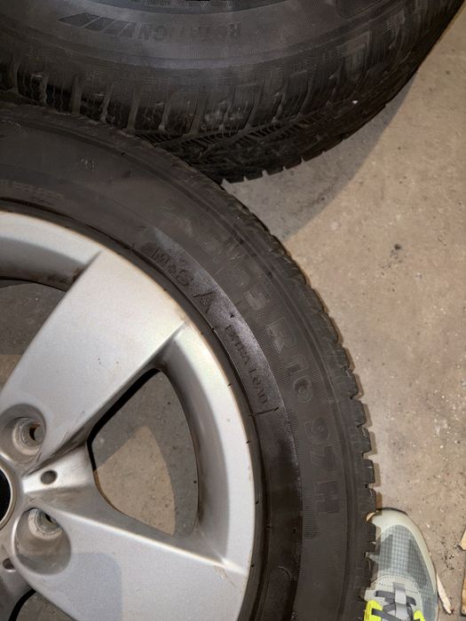 Комплект Зимни гуми с джанти за BMW 215/65/ 16