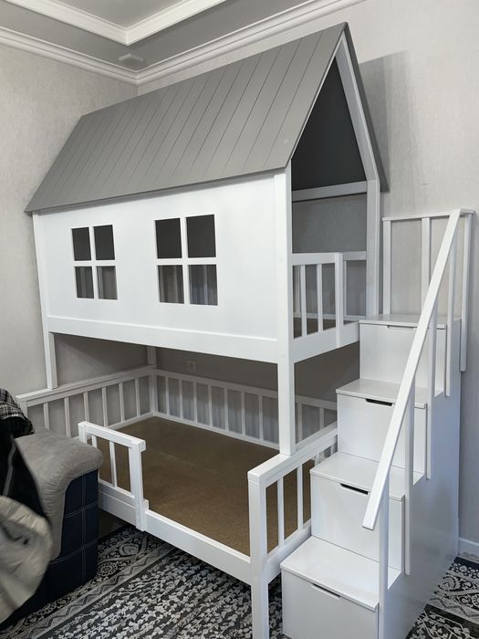 Двухъярусная кровать