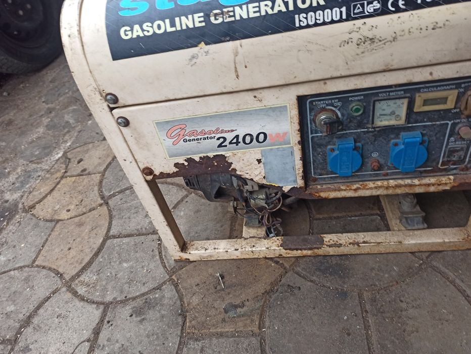 Vând 2 generatoare