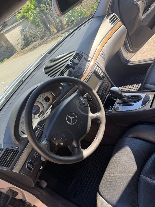 Продавам Mercedes-benz e320 w211