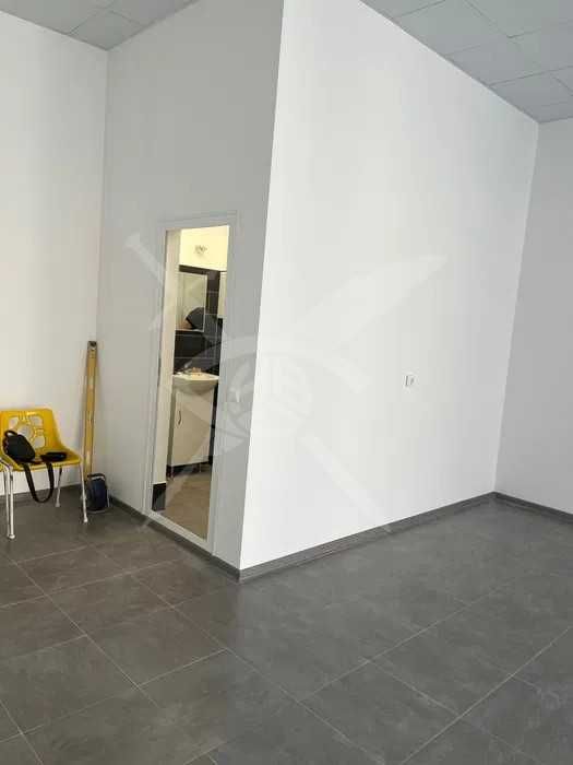 Дава се под наем Офис в Асеновград - 68 кв.м за 548.25 € - Снимка #4