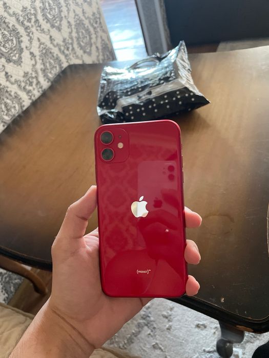 iPhone 11 не вскрывался
