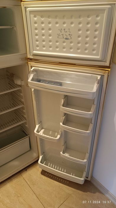 Намален! Продавам хладилник с горна камера Bess