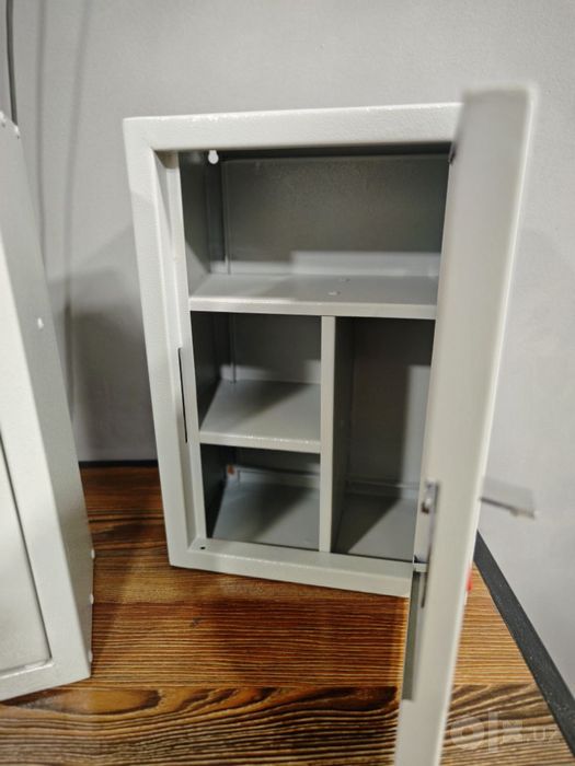 Металлическая аптечка настенная 300×200×150 | METALCRAFT