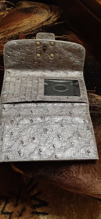 Дамски портомонета