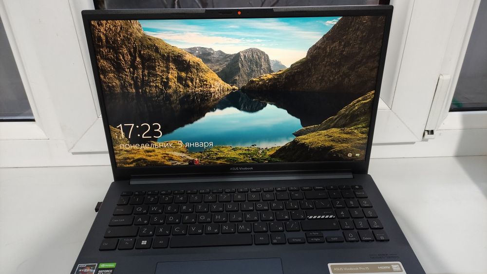 Ноутбук Asus в отличном состоянии.